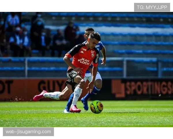 斯特拉斯堡门将扑出单刀，力保球门零封洛里昂