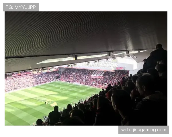 安菲尔德球场4493元起门票售罄，红军球迷营造恐怖主场